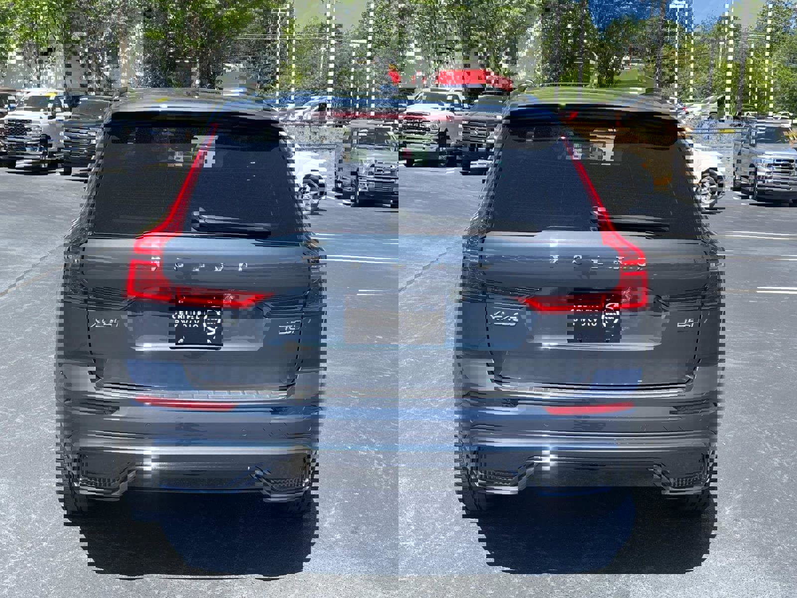 Used 2024 Volvo XC60 B5 Core w/ Protection Package Premier AWD/4WD image 6