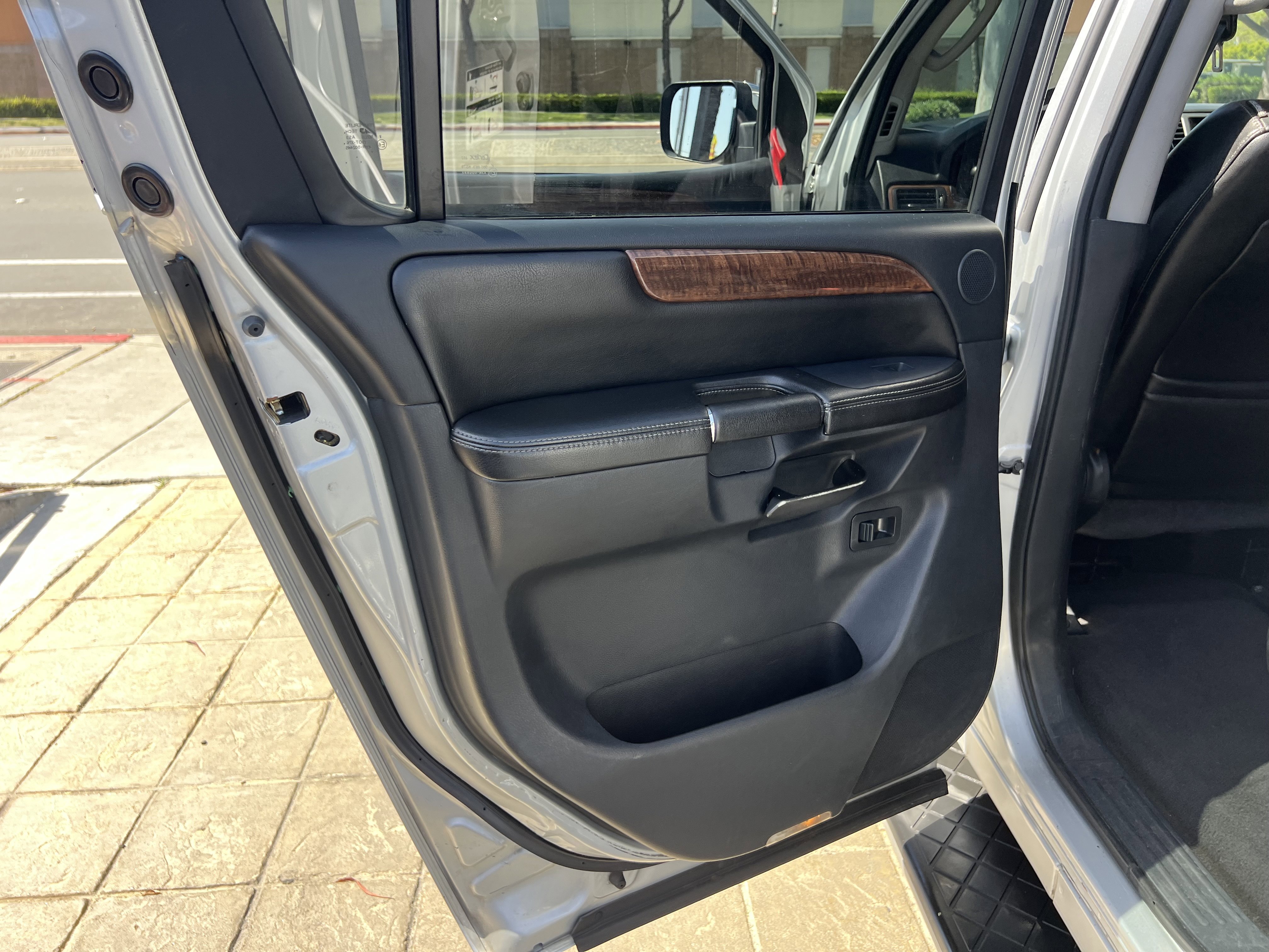 Used 2012 Nissan Armada SL RWD image 26