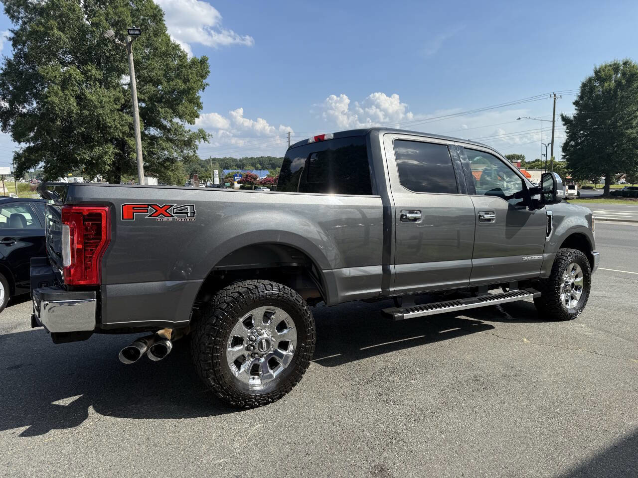 Used 2019 Ford F250 Lariat w/ Chrome Package image 5