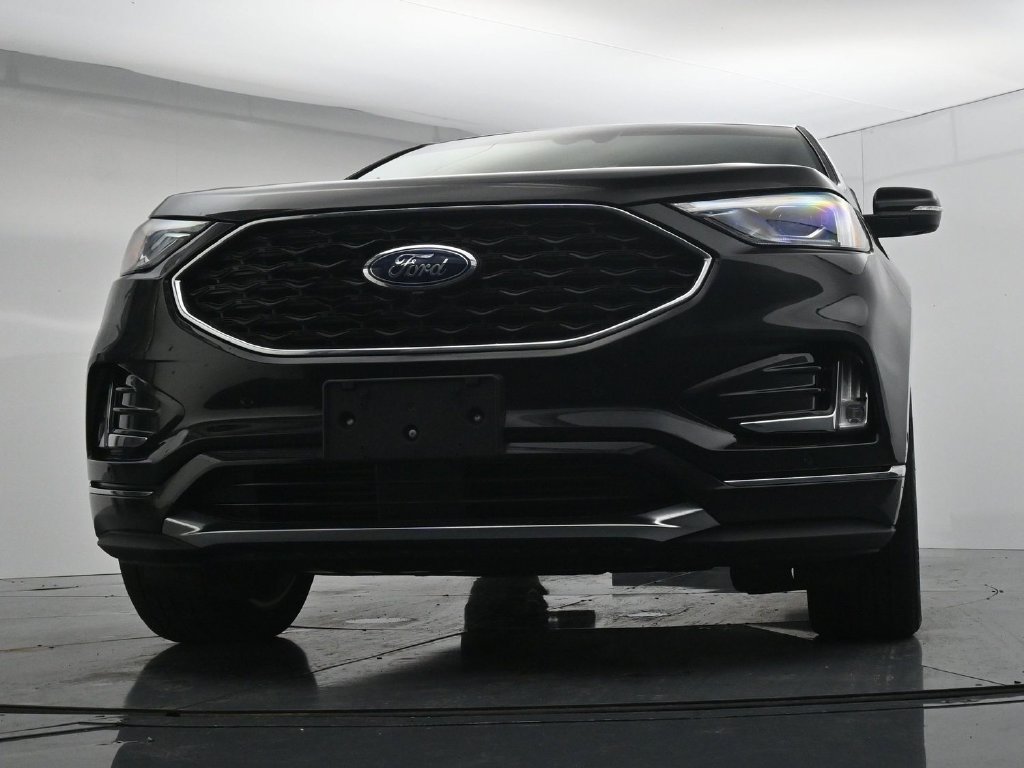 Used 2020 Ford Edge Titanium w/ Equipment Group 301A FWD image 19