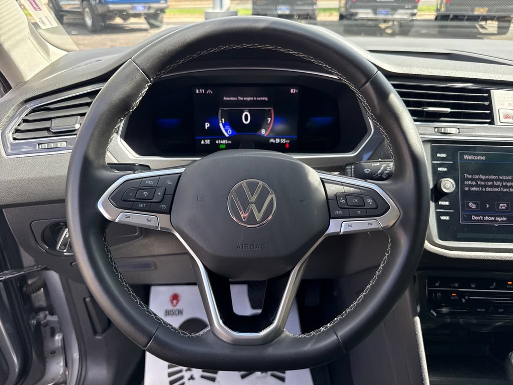 Used 2023 Volkswagen Tiguan SE AWD/4WD image 16