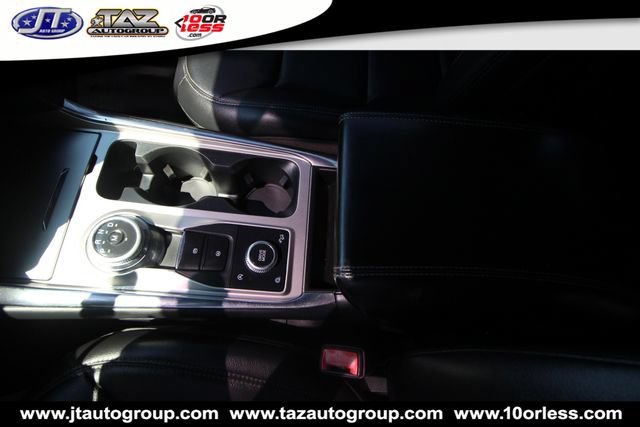 Used 2020 Ford Explorer XLT w/ Equipment Group 202A AWD/4WD image 17
