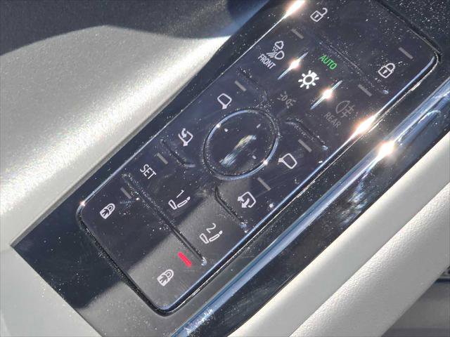 New 2025 Audi Q6 e-tron Premium Plus image 24