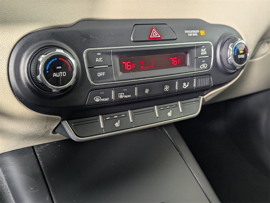 Used 2020 Kia Sorento S image 19