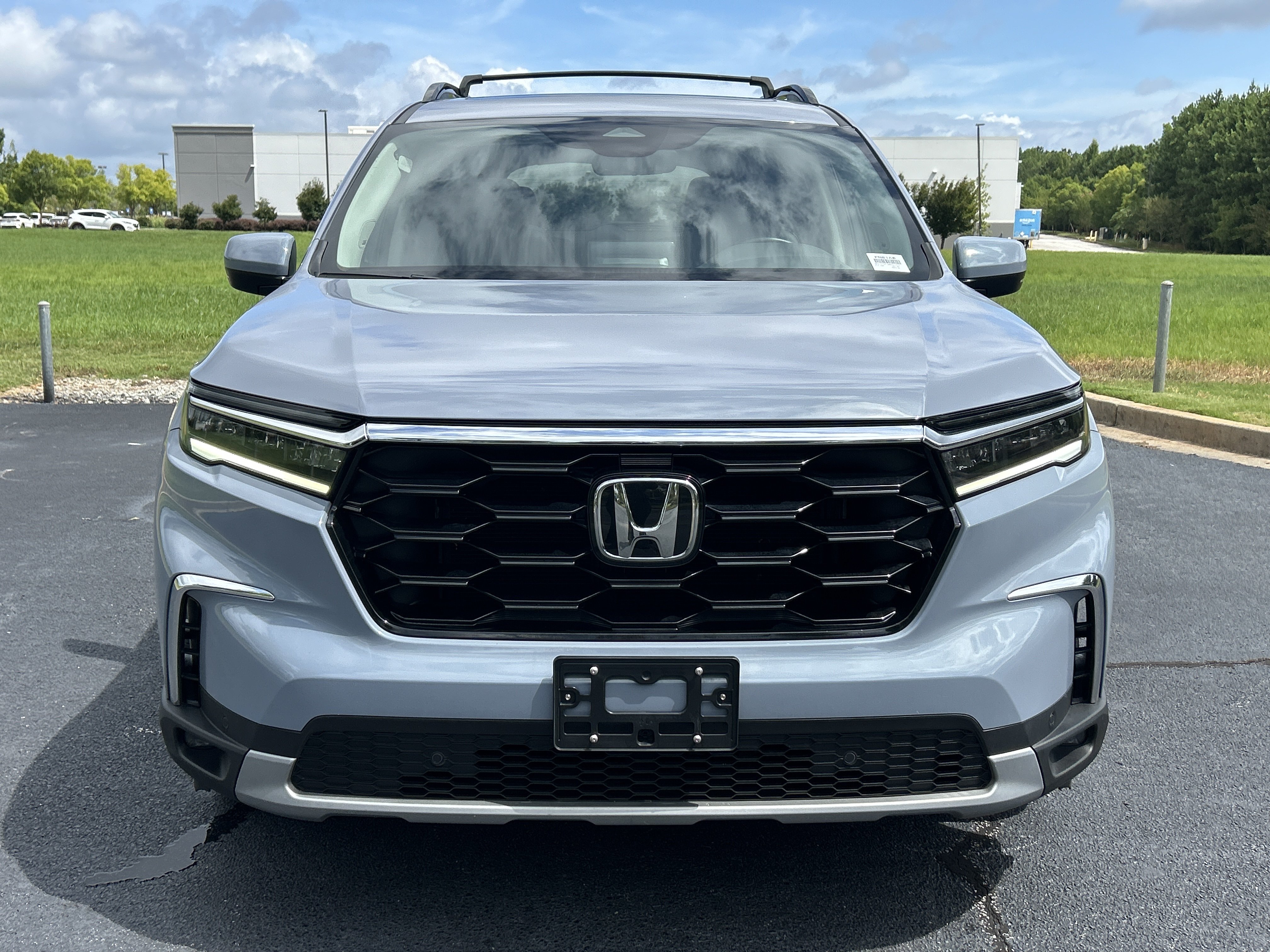 Used 2025 Honda Pilot Touring image 3