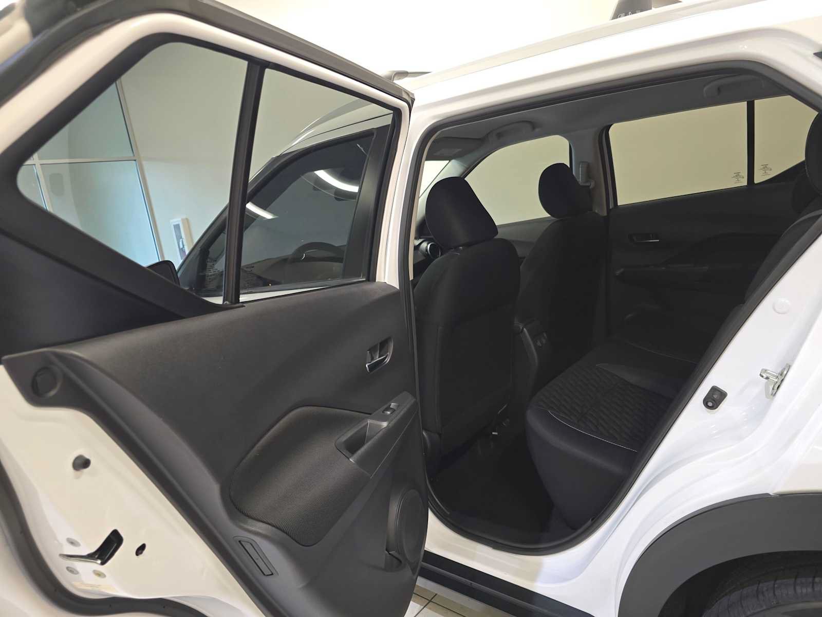 Used 2021 Nissan Kicks SV w/ Exterior Package FWD image 23