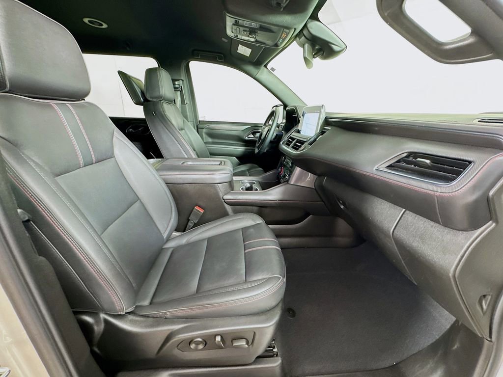 Used 2023 Chevrolet Suburban RST w/ Luxury Package image 35