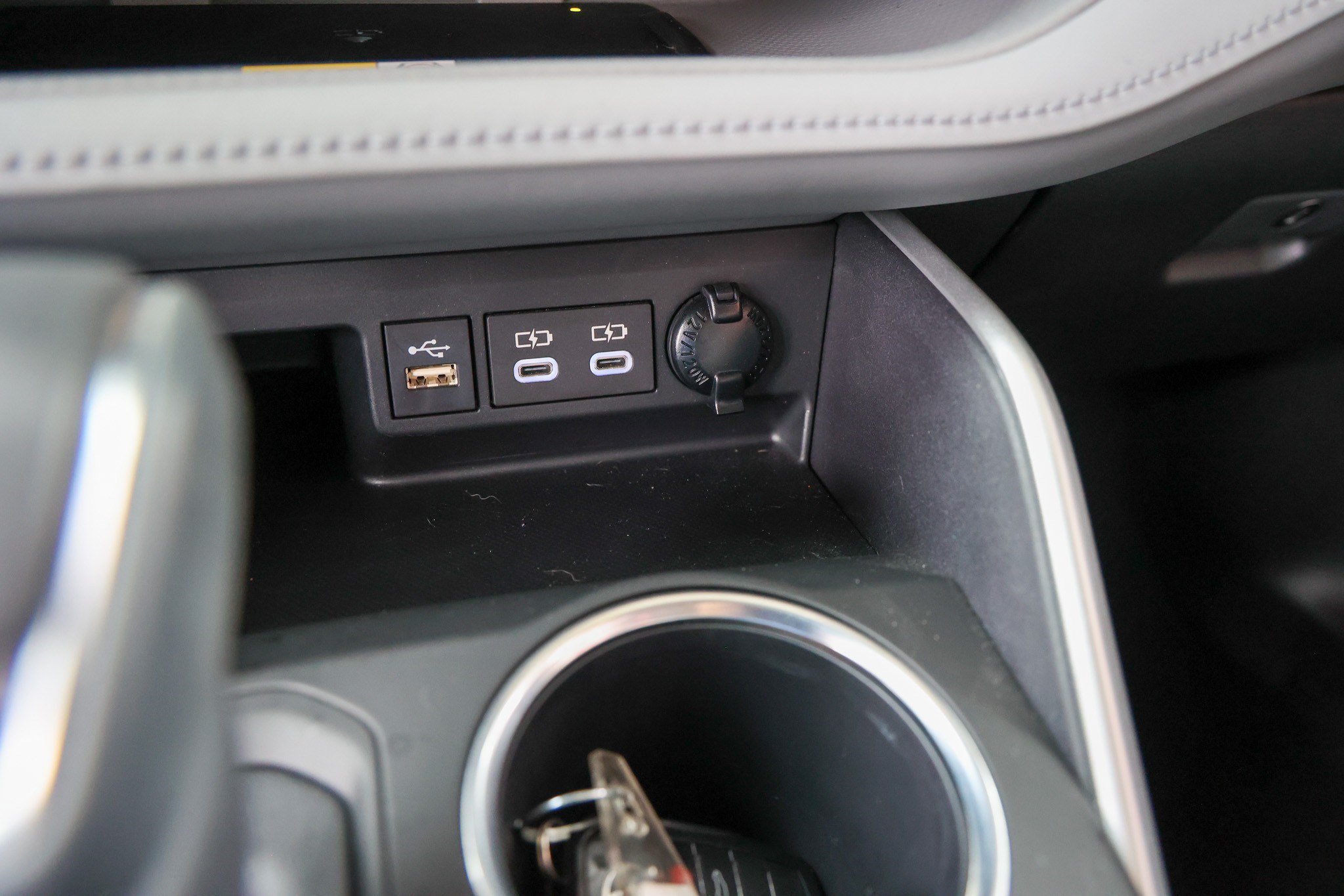 Used 2023 Toyota Highlander XLE FWD image 23