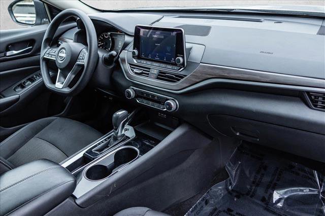 Used 2024 Nissan Altima 2.5 SV image 27