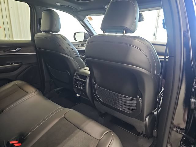 New 2026 Jeep Grand Cherokee Altitude AWD/4WD image 32