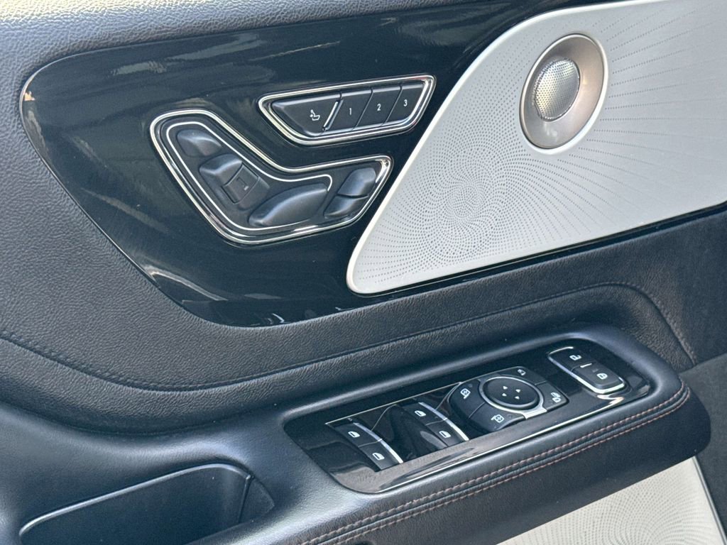 Certified 2023 Lincoln Aviator Reserve w/ Equipment Group 201A image 22