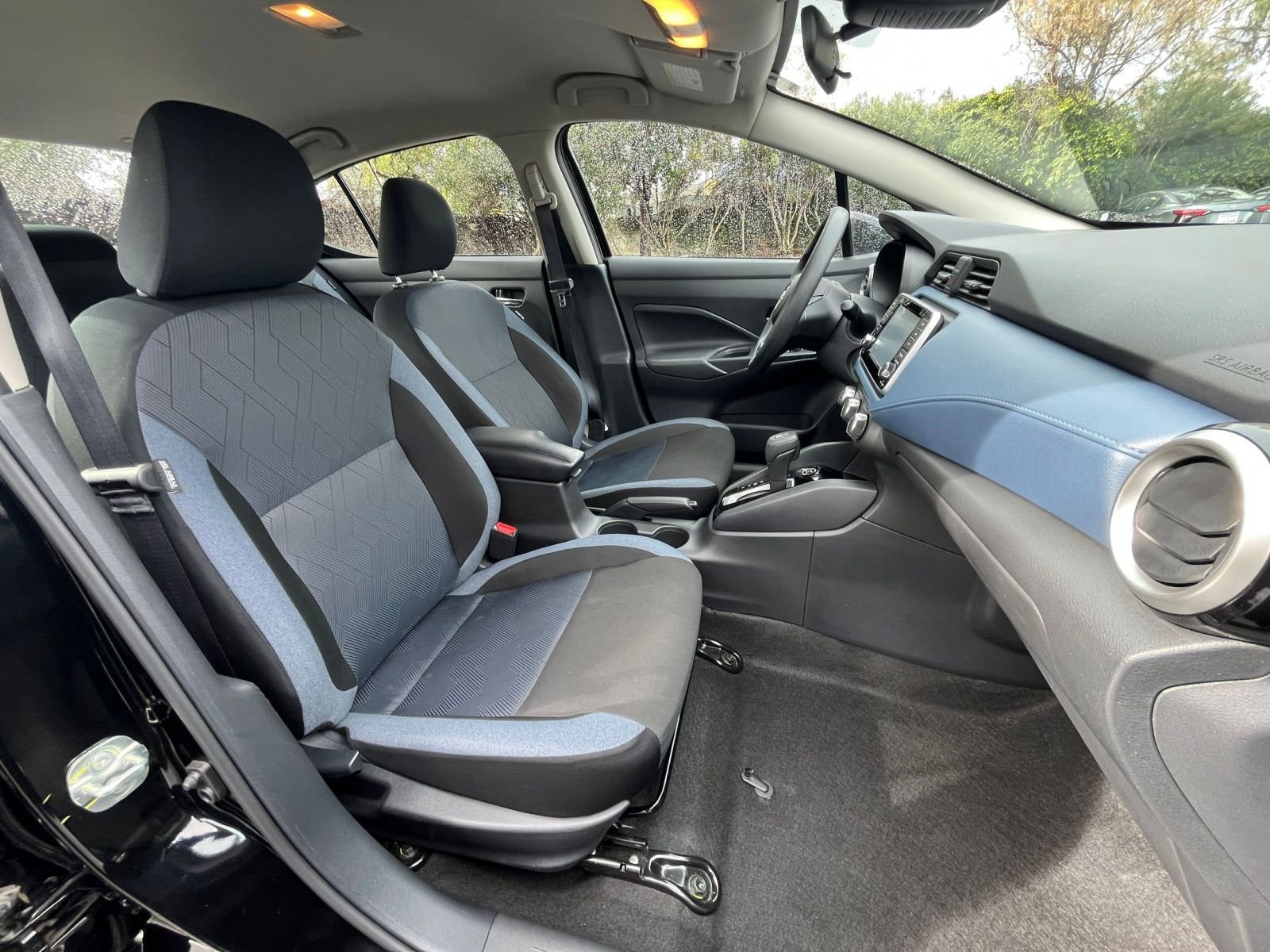 Used 2025 Nissan Versa SV image 34