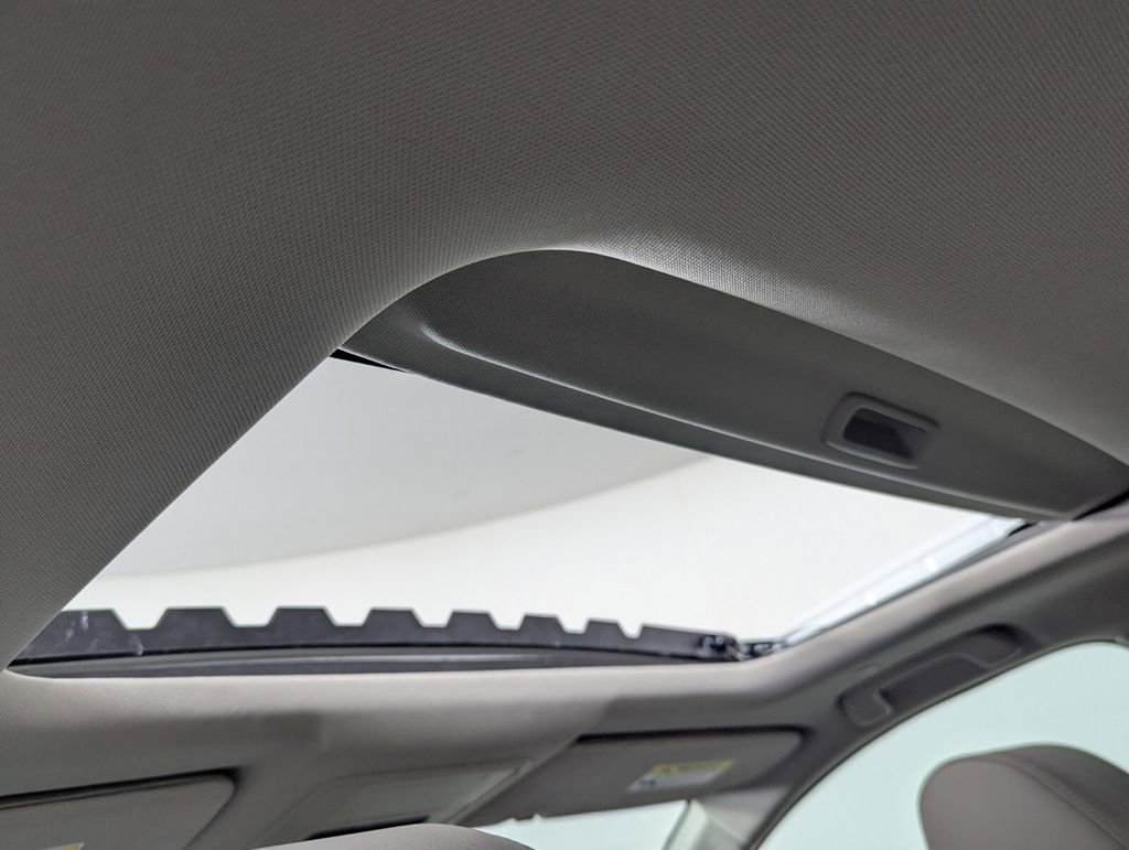 Used 2023 Honda CR-V EX-L image 24