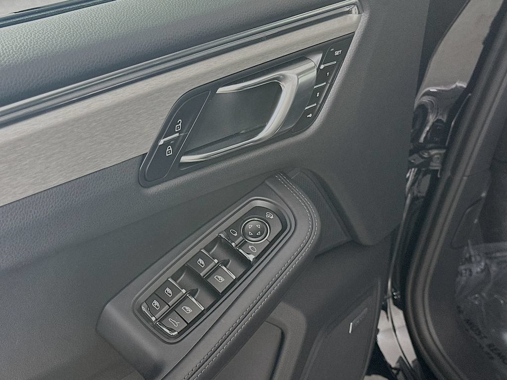 New 2026 Porsche Macan Turbo AWD/4WD image 19