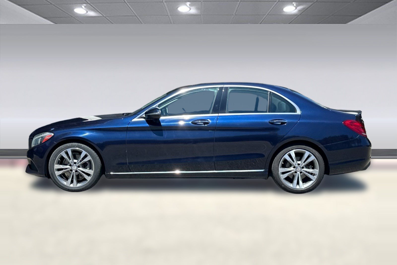 Used 2016 Mercedes-Benz C 300 Sedan image 2