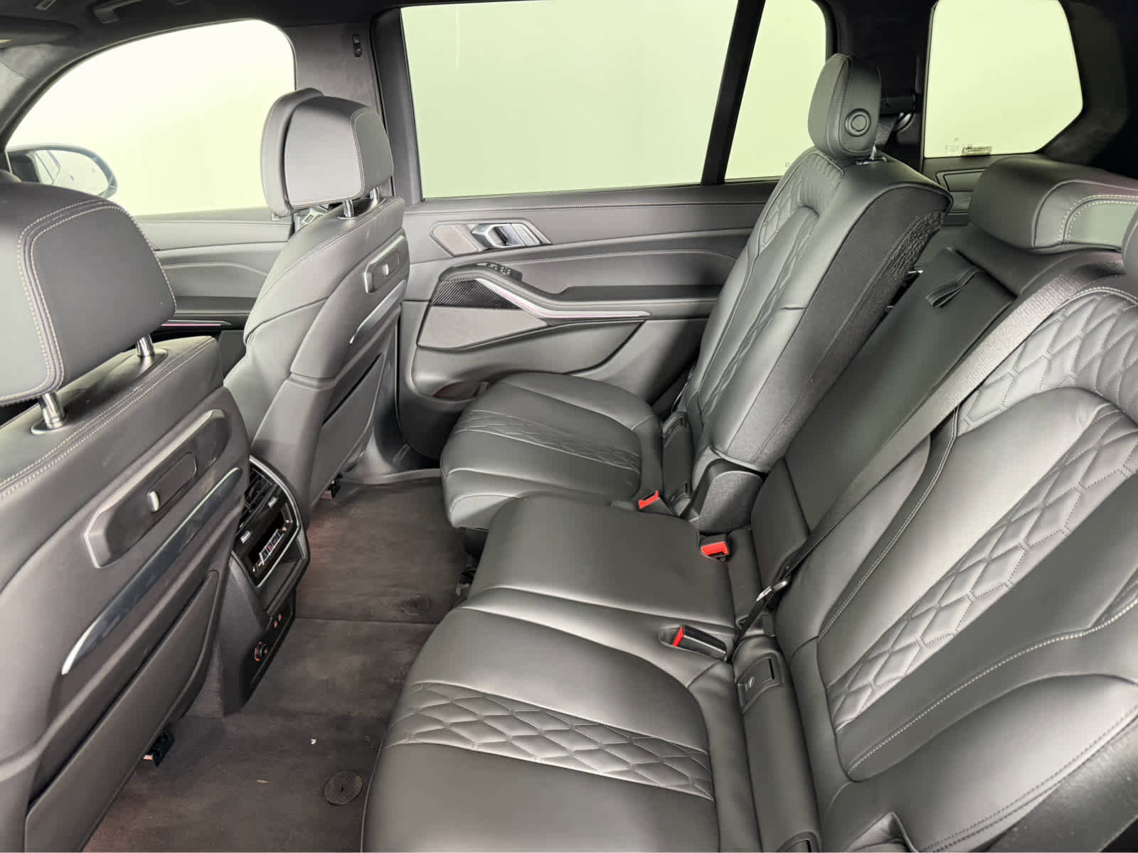 New 2026 BMW X7 M60i image 13