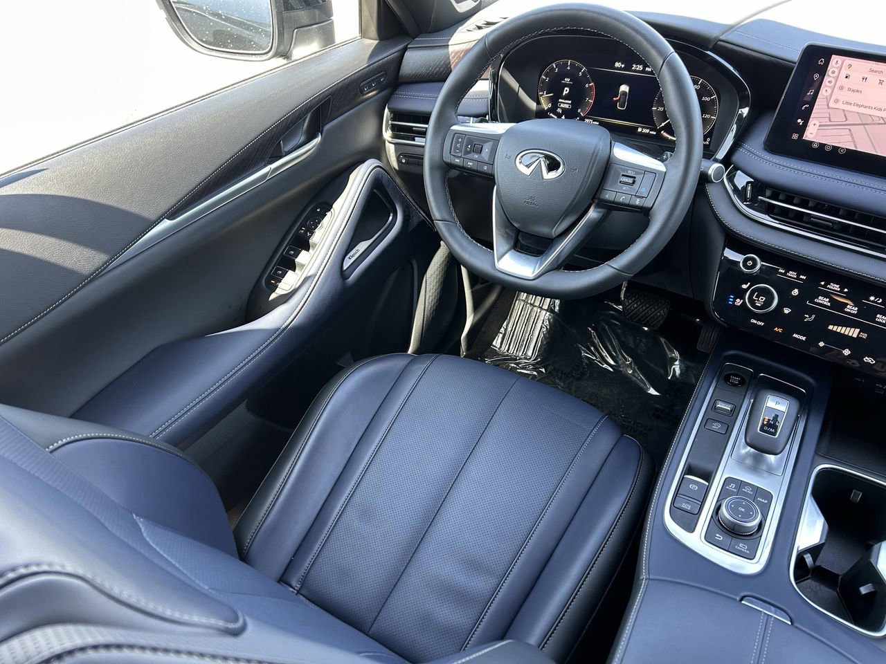 Certified 2026 INFINITI QX60 Sport w/ Dark Cargo Package AWD/4WD image 17