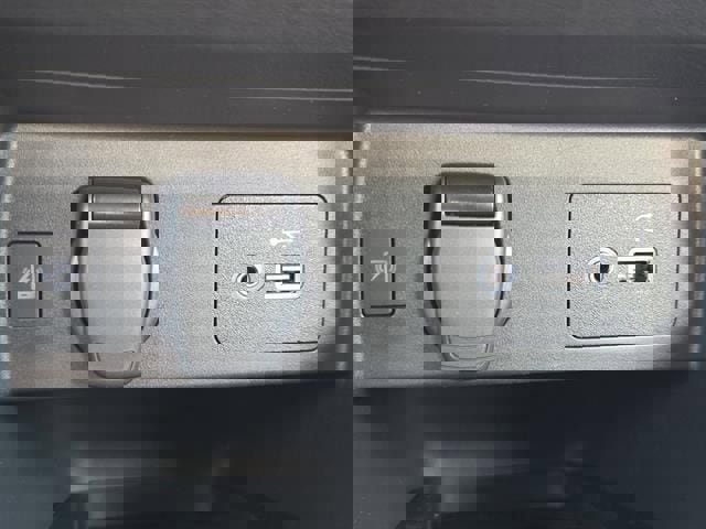 New 2025 Nissan Versa SV w/ Trunk Package image 9