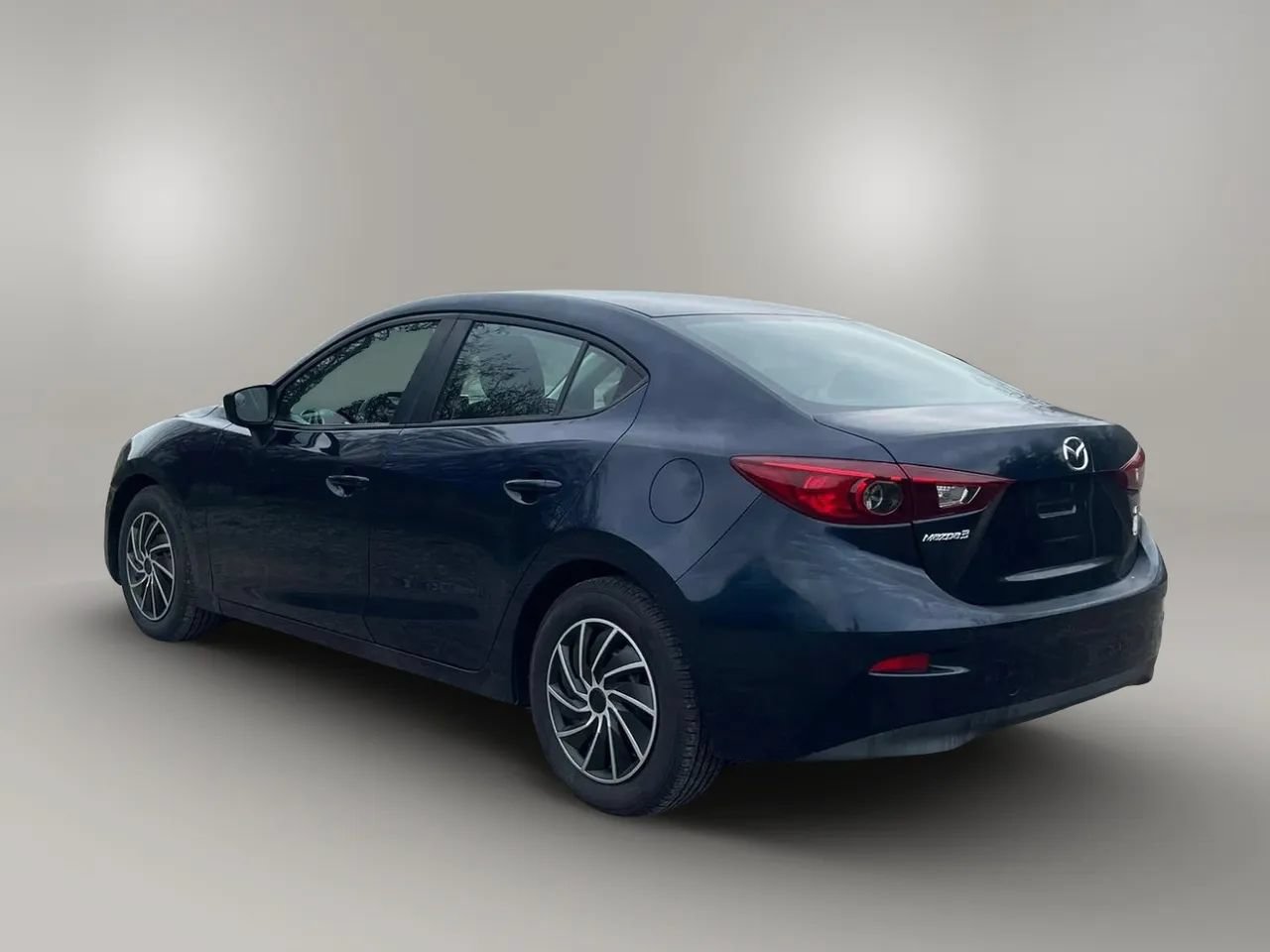 Used 2015 MAZDA MAZDA3 i Sport FWD image 3