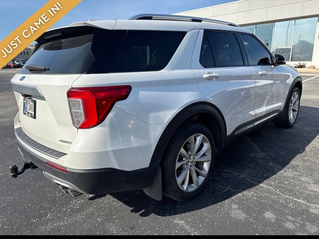 Used 2023 Ford Explorer Platinum w/ Technology Package AWD/4WD image 4