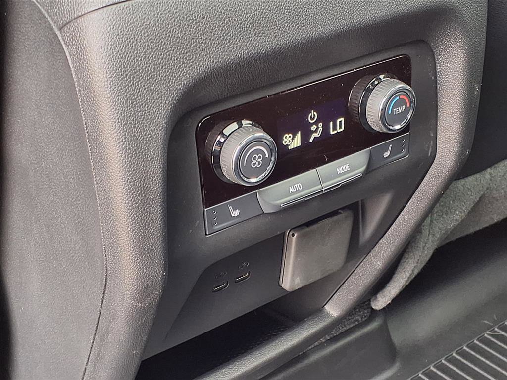 Used 2025 Chevrolet Traverse RS w/ LPO, Floor Liner Package image 17