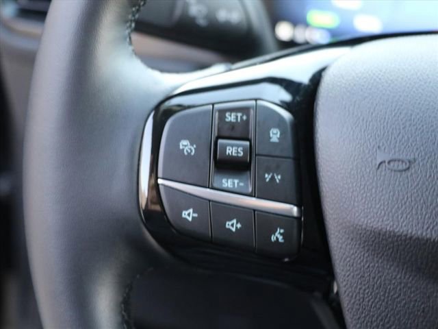 Used 2025 Ford Escape Platinum w/ Premium Technology Package image 28