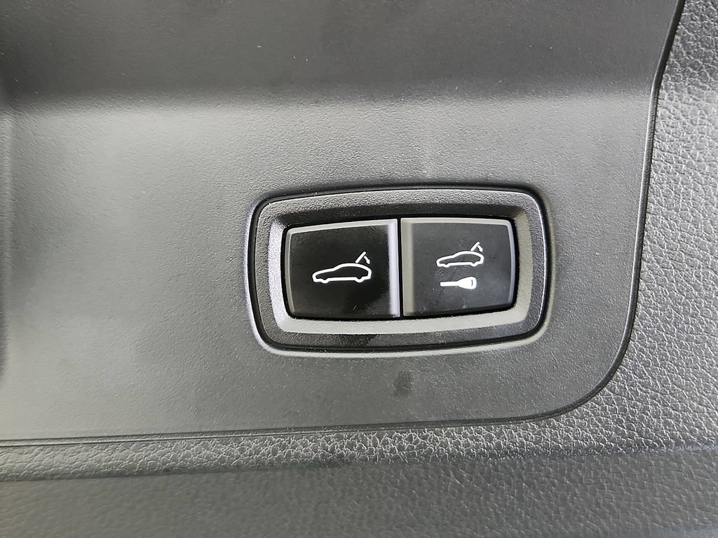 Certified 2023 Porsche Panamera image 30