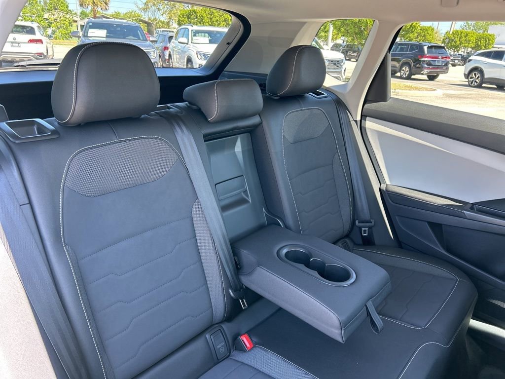 Used 2025 Volkswagen Taos SE image 44