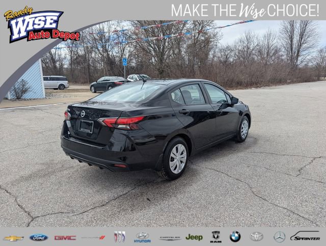 Used 2021 Nissan Versa S image 3