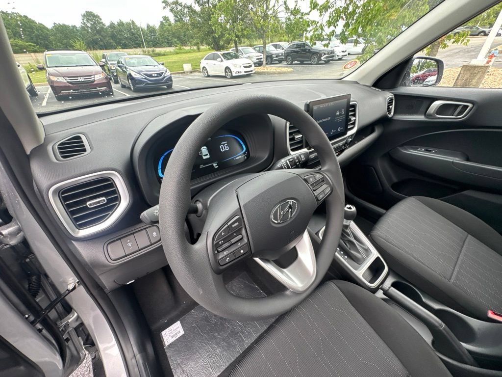 New 2026 Hyundai Venue SE FWD image 17