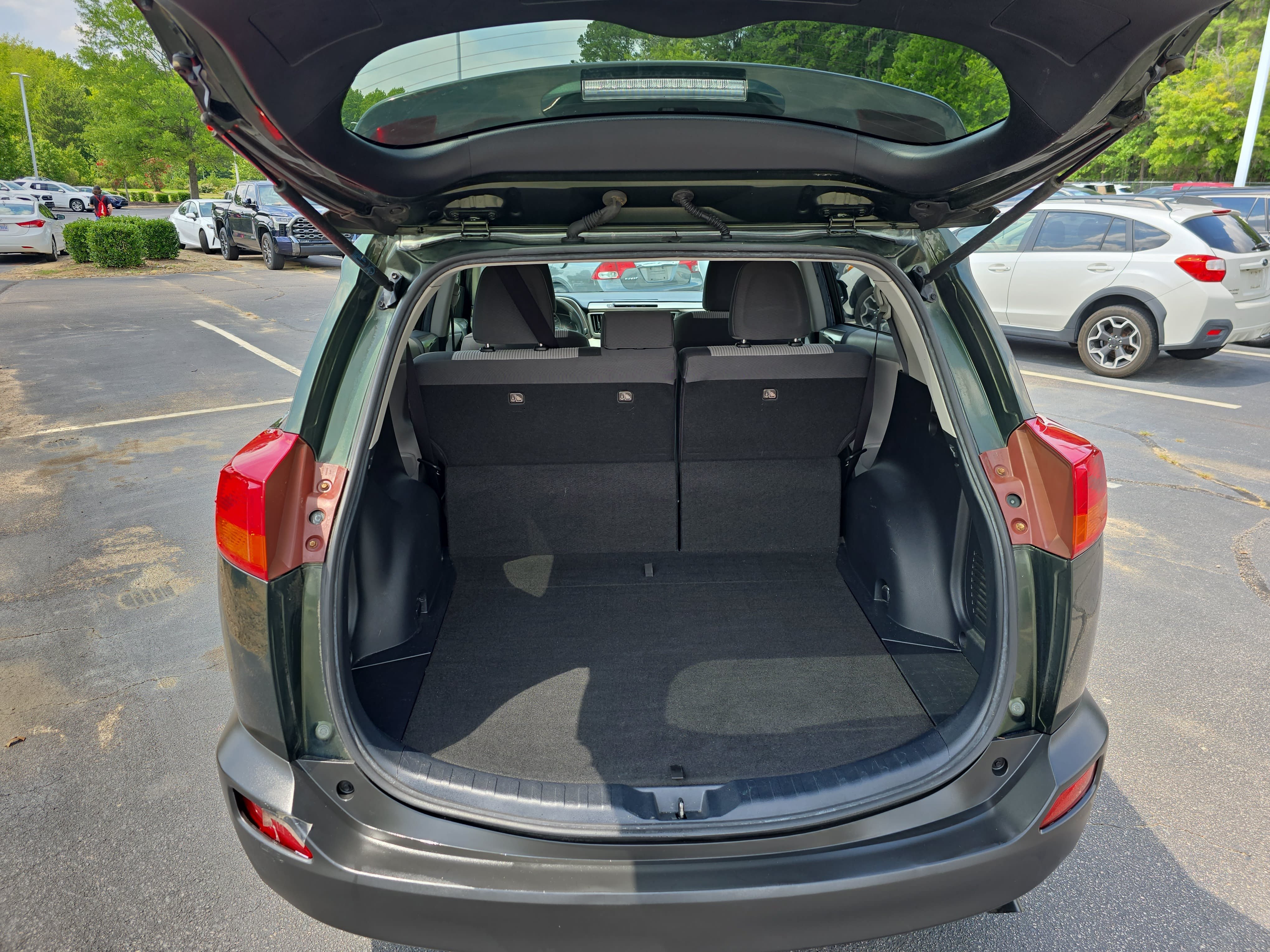 Used 2013 Toyota RAV4 LE FWD image 13