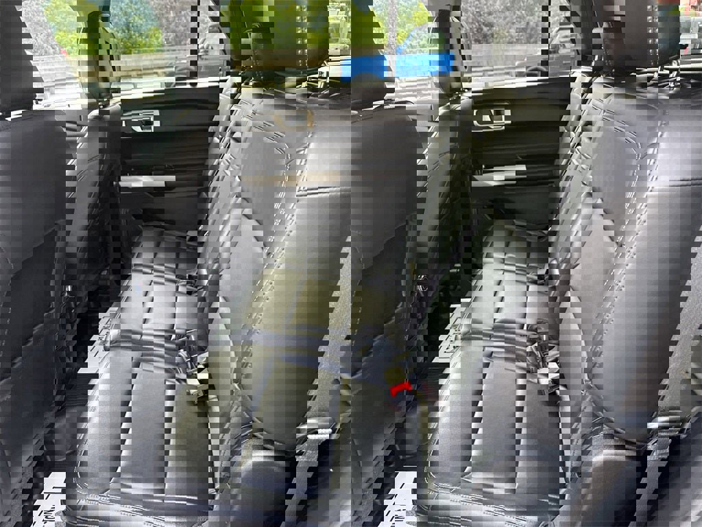 Used 2022 Ford Explorer XLT w/ Equipment Group 202A image 12