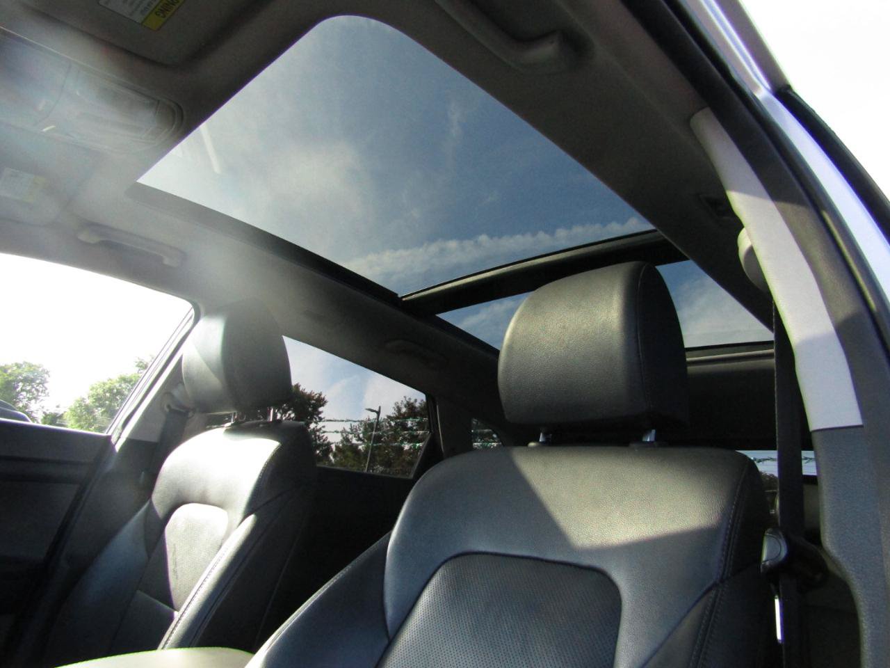 Used 2020 Hyundai Tucson Ultimate w/ Cargo Package AWD/4WD image 12