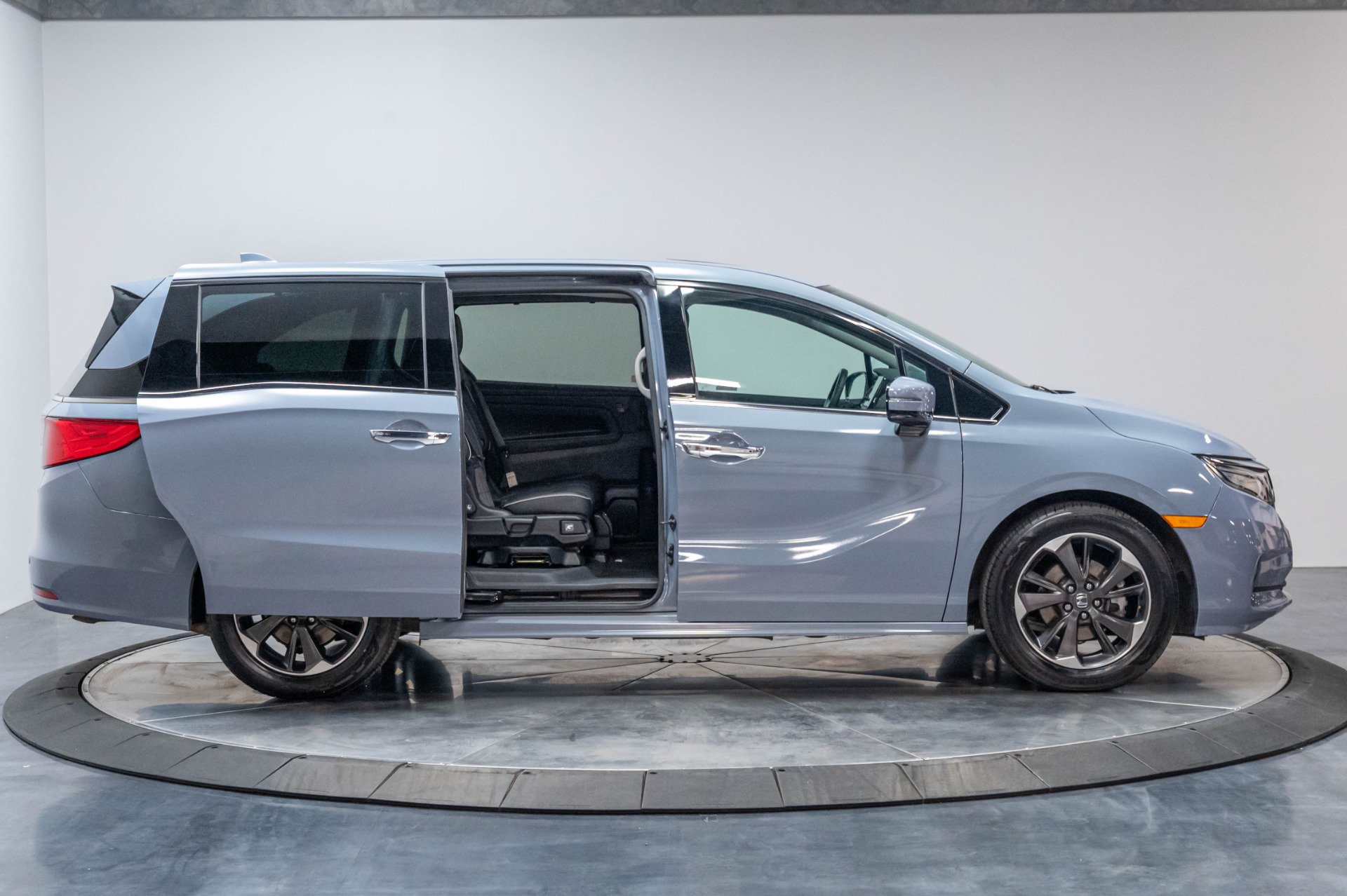 Used 2024 Honda Odyssey Elite image 38