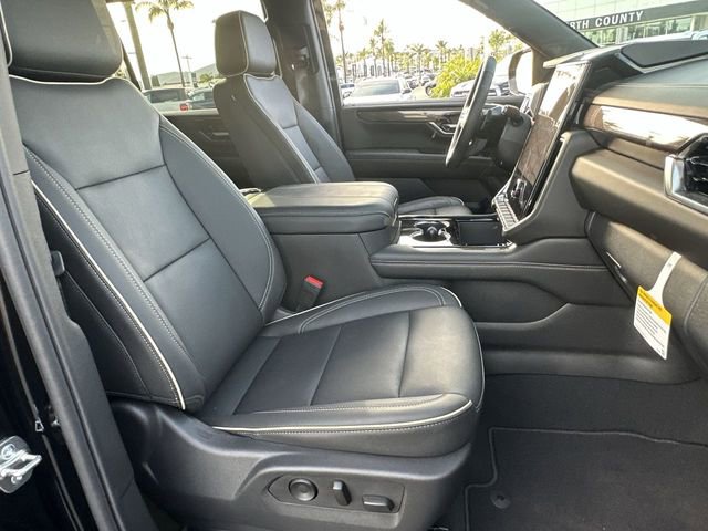 New 2025 GMC Yukon XL Elevation image 29