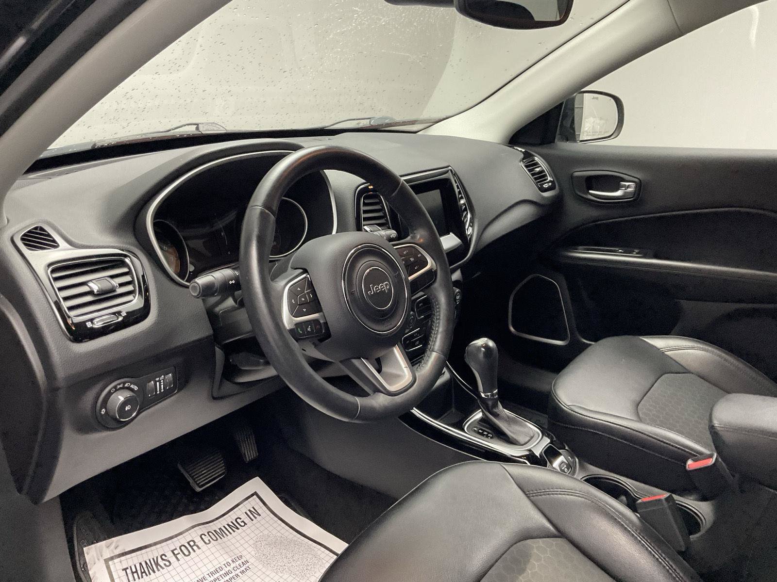 Used 2019 Jeep Compass Latitude FWD image 11