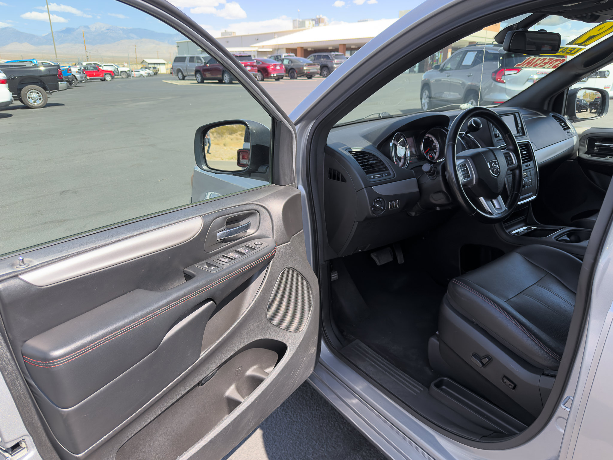 Used 2019 Dodge Grand Caravan GT FWD image 10