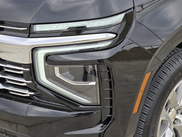 Used 2025 Chevrolet Suburban Premier RWD image 9
