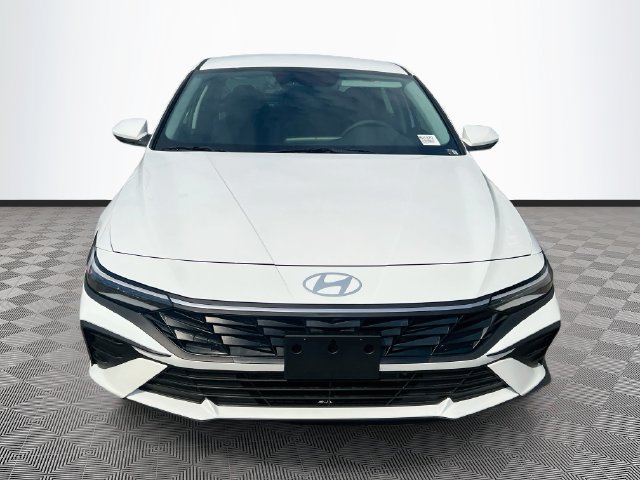 New 2026 Hyundai Elantra Hybrid FWD image 2