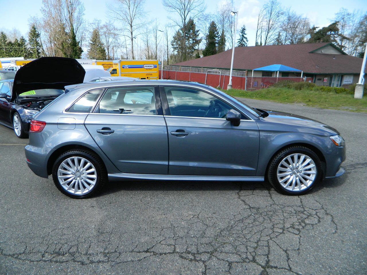 Used 2017 Audi A3 e-tron Prestige image 9