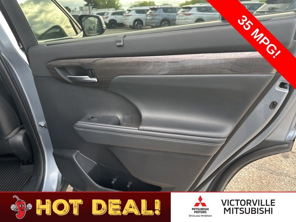 Used 2021 Toyota Highlander Platinum FWD image 26