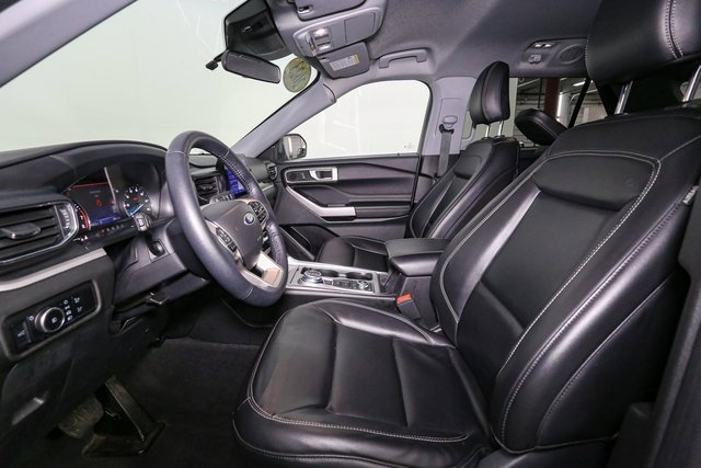 Used 2023 Ford Explorer XLT w/ Equipment Group 202A image 40