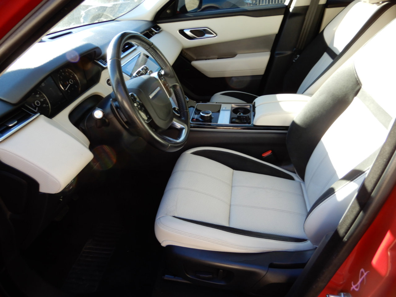 Used 2019 Land Rover Range Rover Velar S image 11