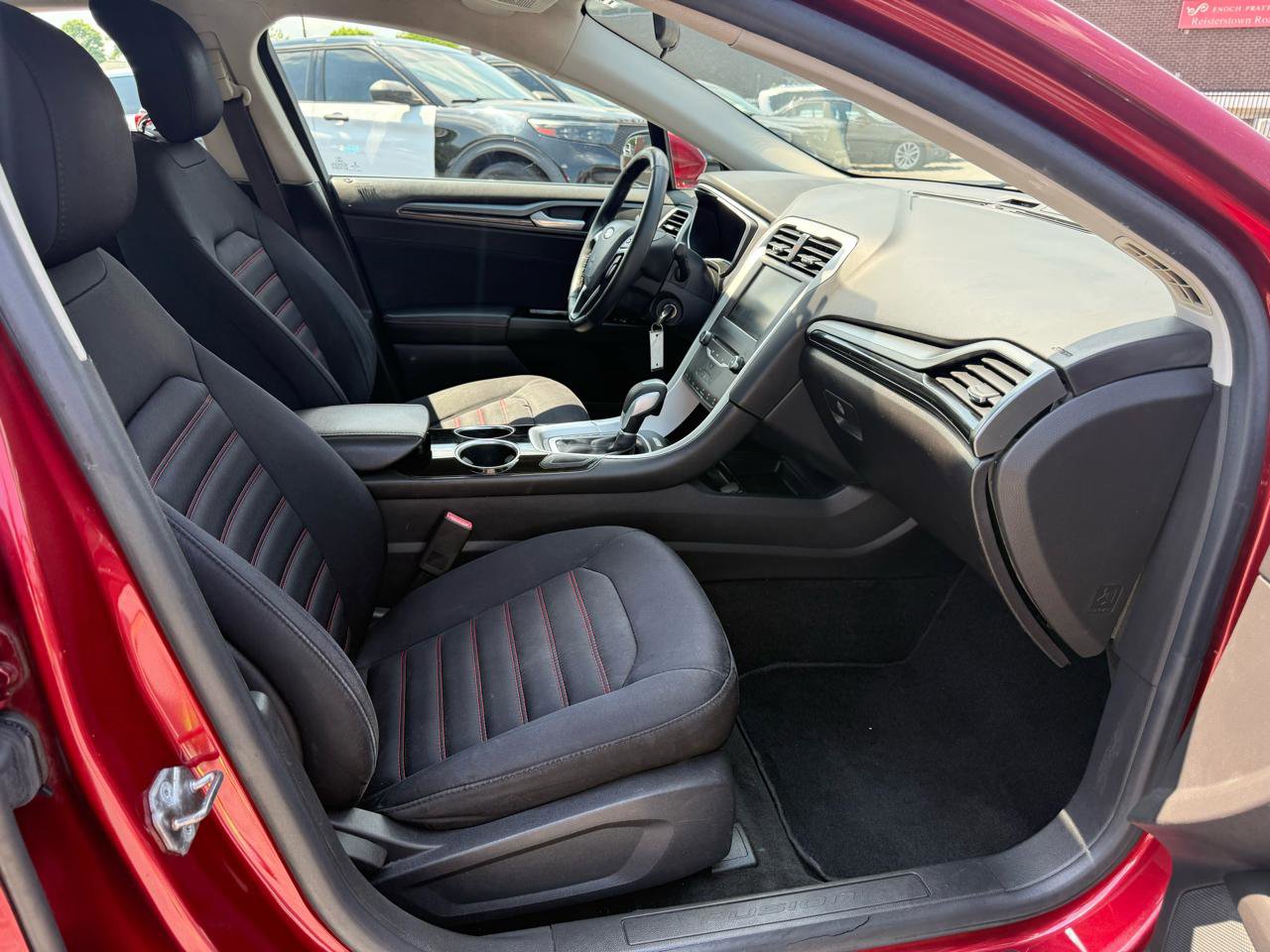 Used 2013 Ford Fusion SE FWD image 5