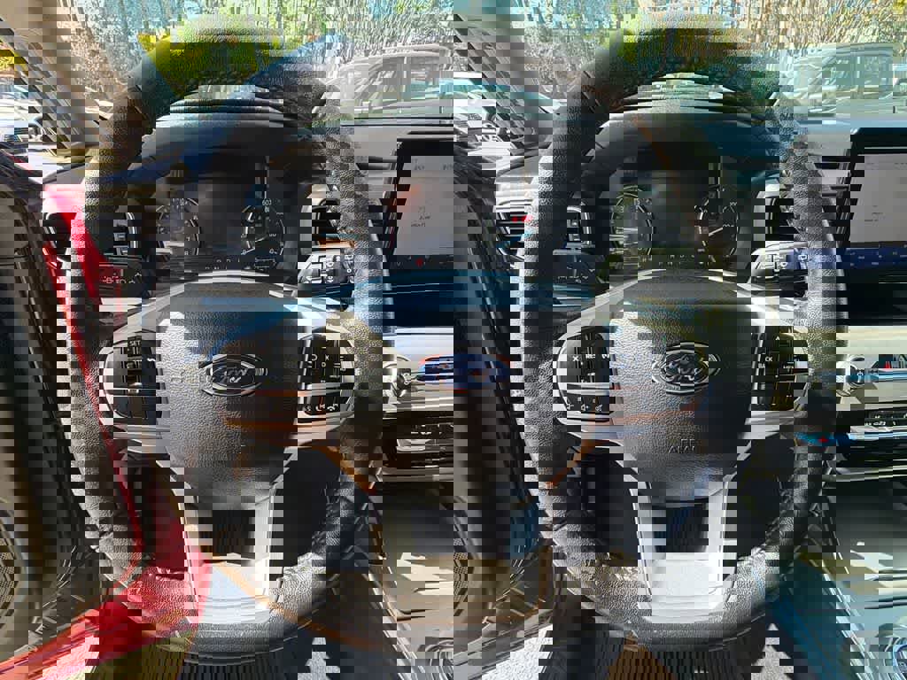 Certified 2022 Ford Explorer XLT w/ Equipment Group 202A image 24