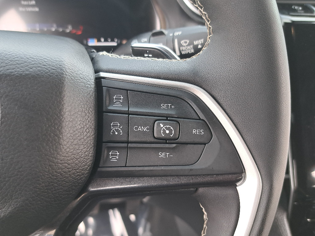 Certified 2023 Jeep Grand Cherokee Altitude AWD/4WD image 19