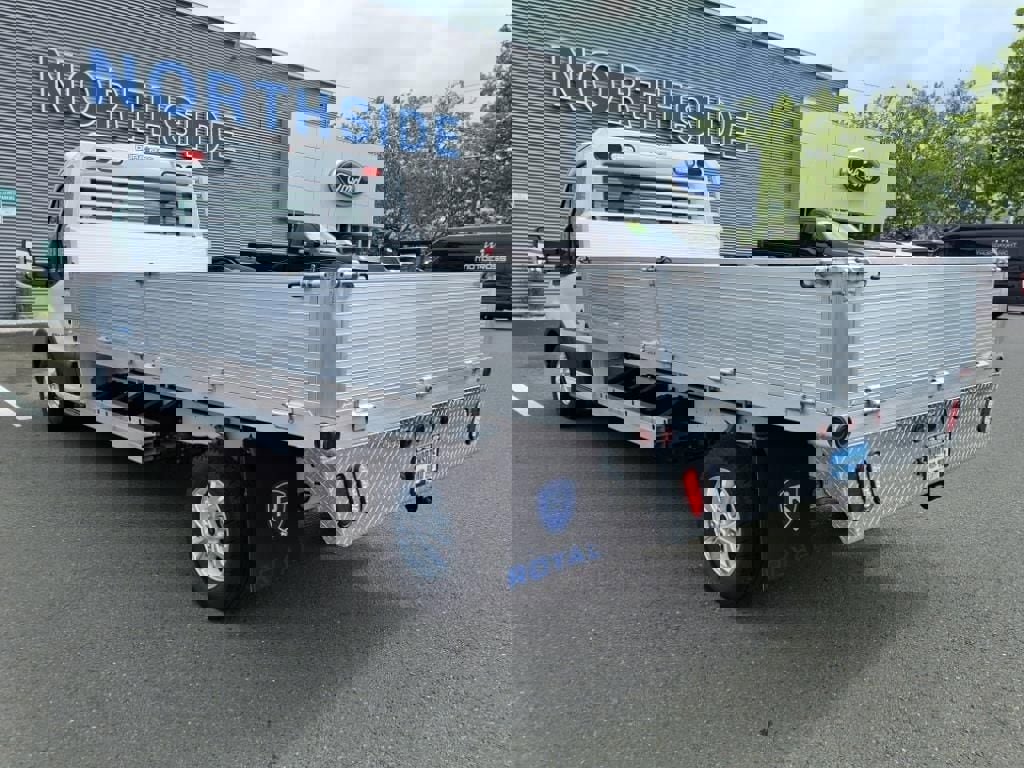 New 2023 Ford E-Transit image 22