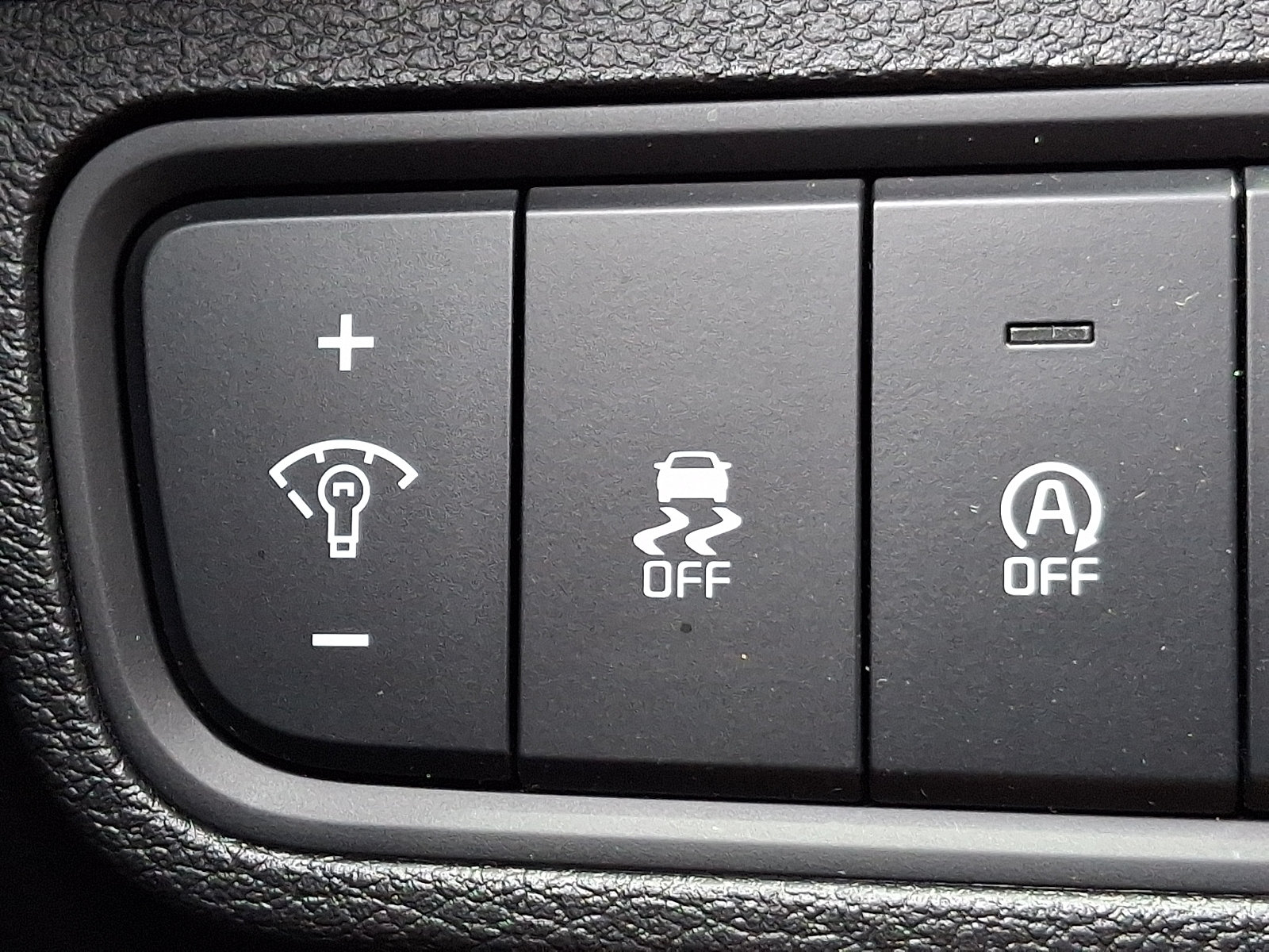 Certified 2025 Kia Soul LX w/ LX Technology Package FWD image 25