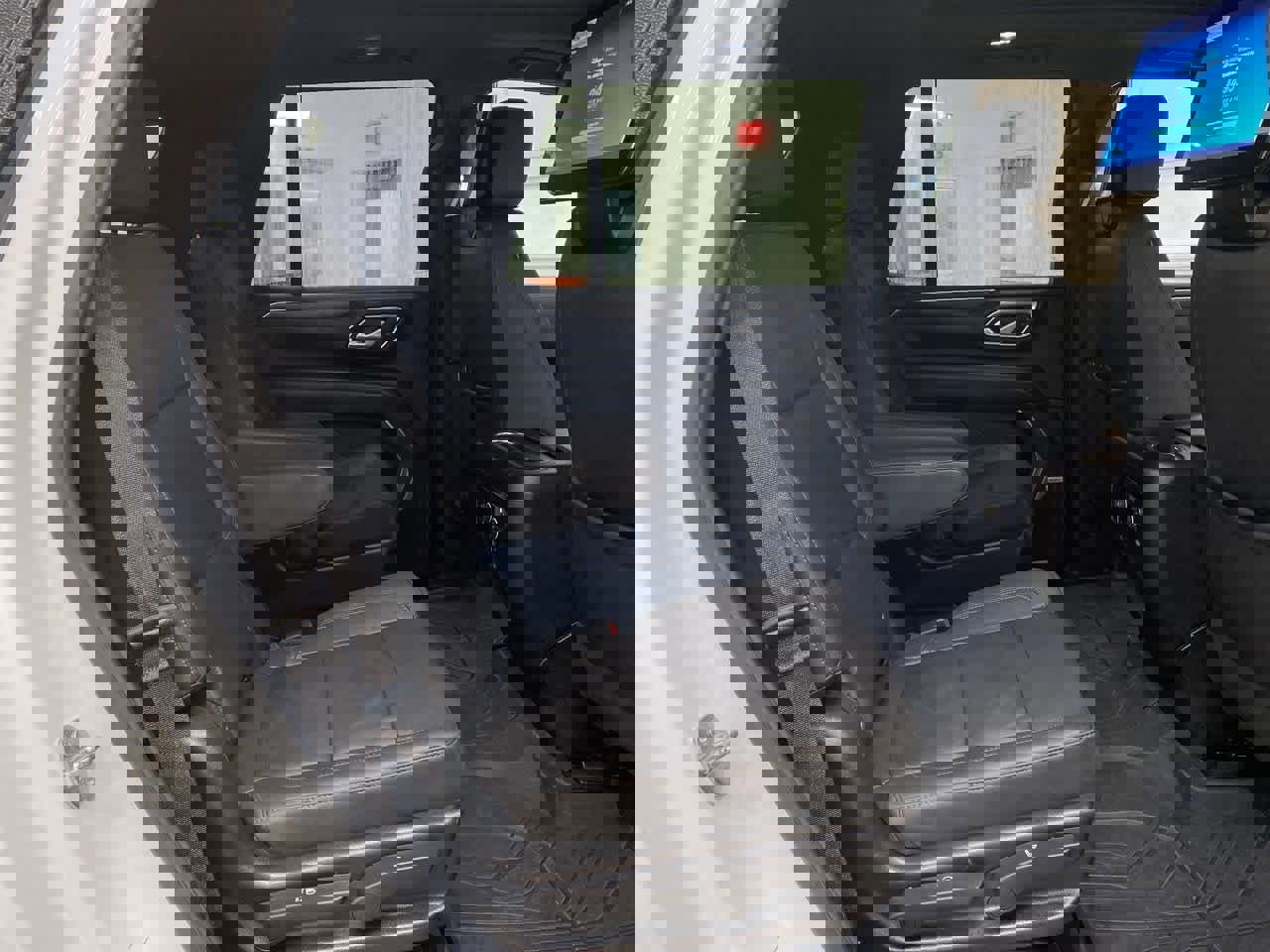 Used 2023 Chevrolet Tahoe Z71 w/ Luxury Package image 18