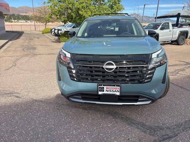 New 2026 Nissan Pathfinder Platinum w/ Cargo Package AWD/4WD image 2